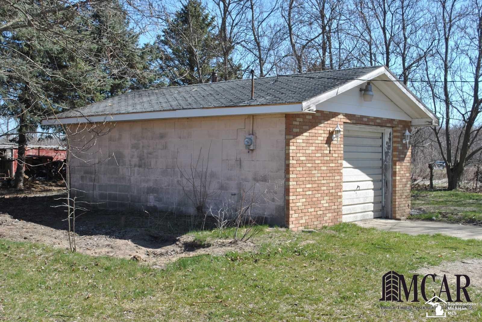 12114 Wanty Road Milan, MI 48160 - Photo 5 of 19 21437778-4.JPG