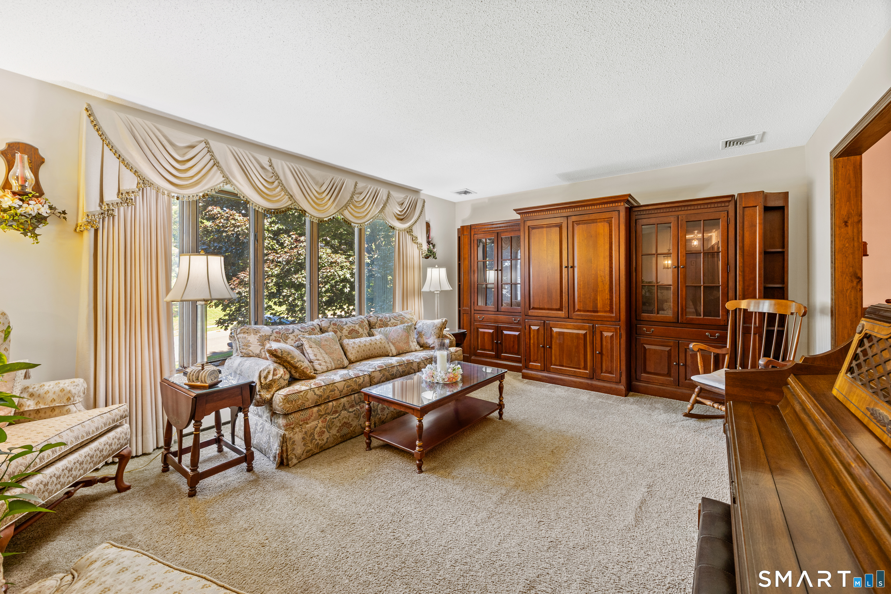 163 Sentinel Hill Road North Haven, CT 06473 - Photo 14 of 40