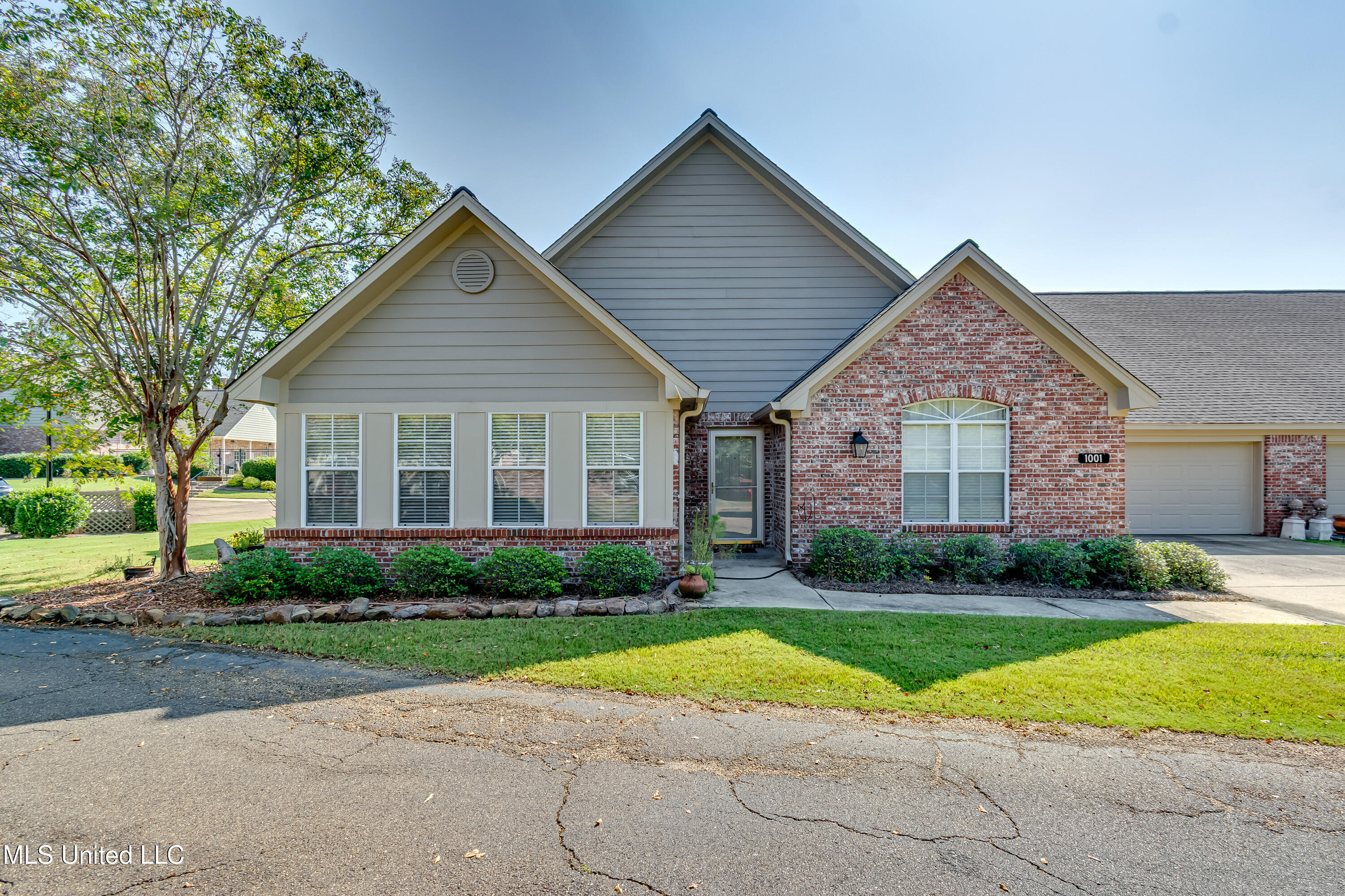 1001 Charmant Place Ridgeland, MS 39157 - Photo 1 of 40 1001 Charmant Pl.