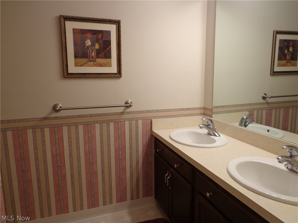 16888 Rabbit Run Drive Strongsville, OH 44136 - Photo 19 of 21 Gallery Image 19