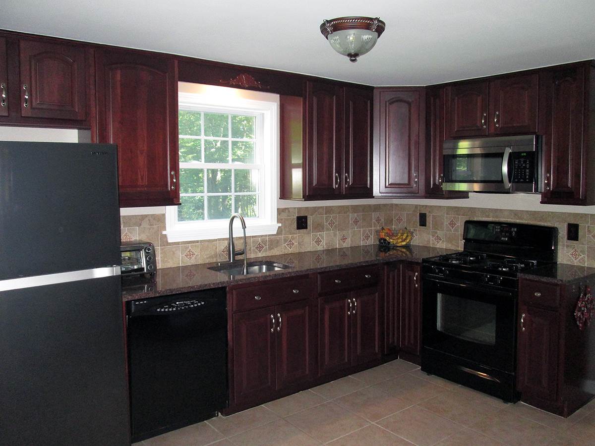 8 Hutchinson Road Merrimack, NH 03054 - Photo 2 of 32