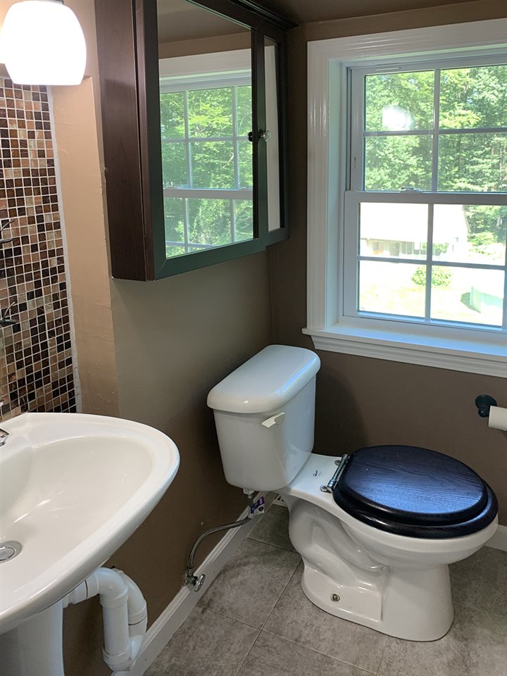 8 Hutchinson Road Merrimack, NH 03054 - Photo 15 of 32