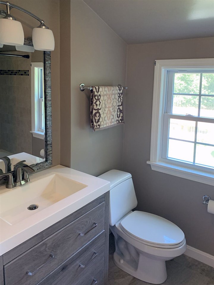 8 Hutchinson Road Merrimack, NH 03054 - Photo 16 of 32