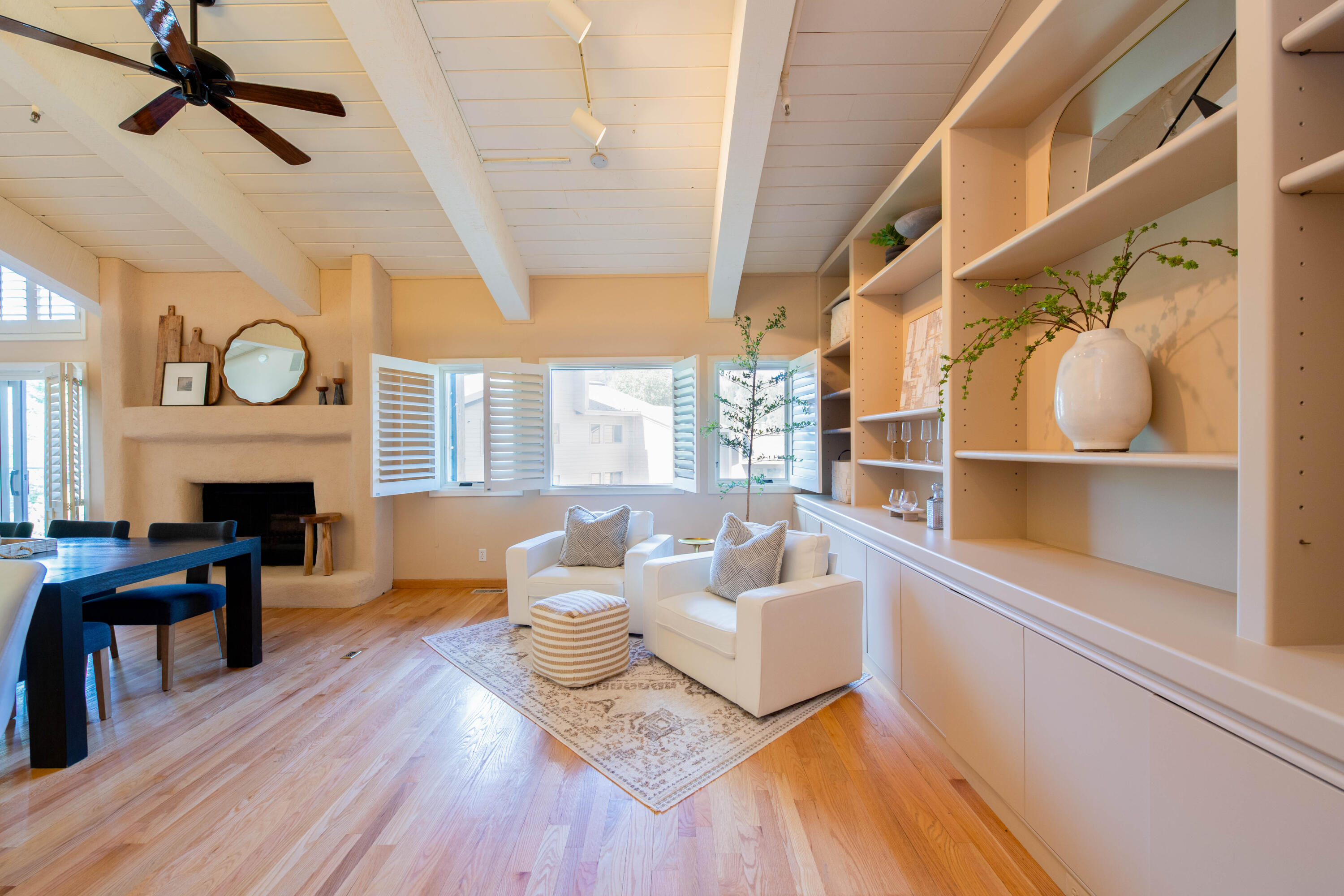 235 Spur Lane, Unit 606 Ketchum, ID 83340 - Photo 2 of 21 Entry Seating nook