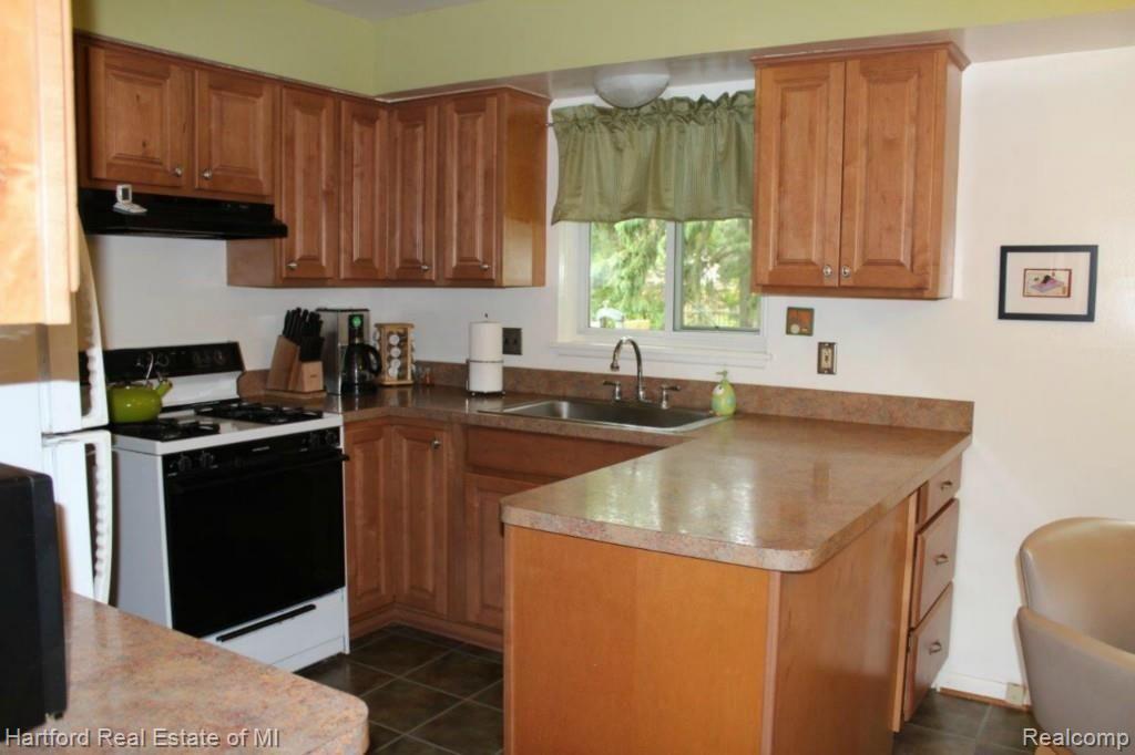 24055 Gill Road Farmington, MI 48335 - Photo 7 of 23 IMG_6457.jpg