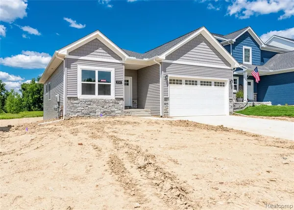 $379,900 | 2327 Baltimore Lane, Davison, MI 48423