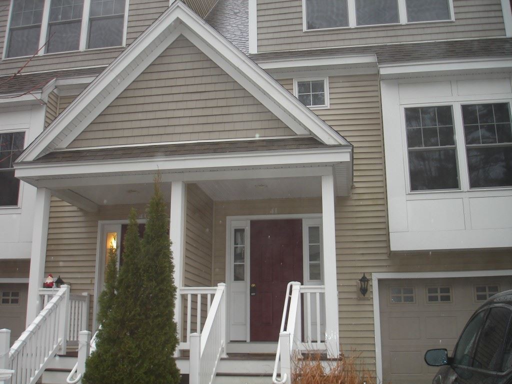 41 Hackett Hill Road, Unit 32 Manchester, NH 03102 - Photo 2 of 12