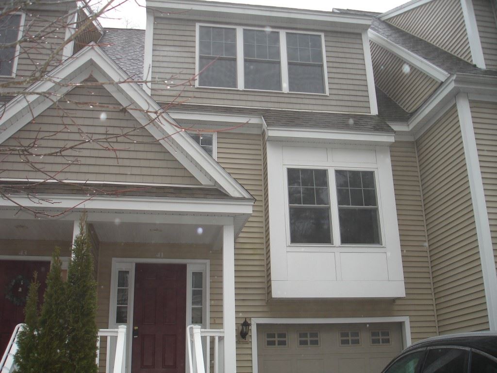 41 Hackett Hill Road, Unit 32 Manchester, NH 03102 - Photo 3 of 12