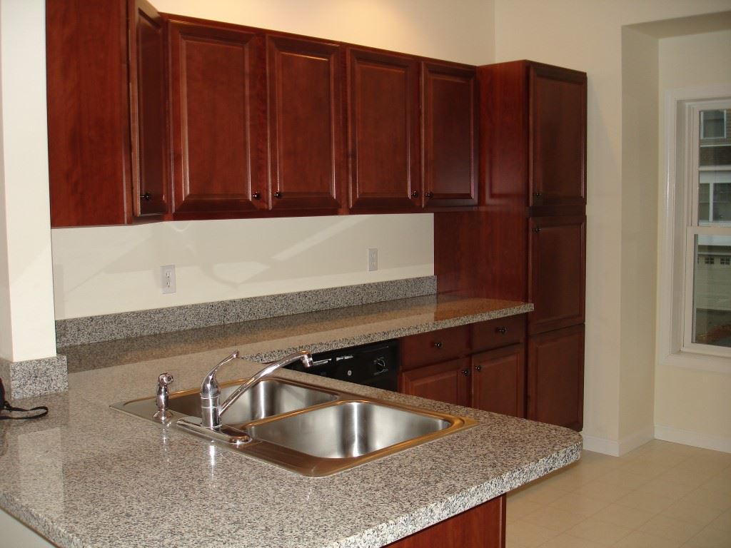 41 Hackett Hill Road, Unit 32 Manchester, NH 03102 - Photo 6 of 12