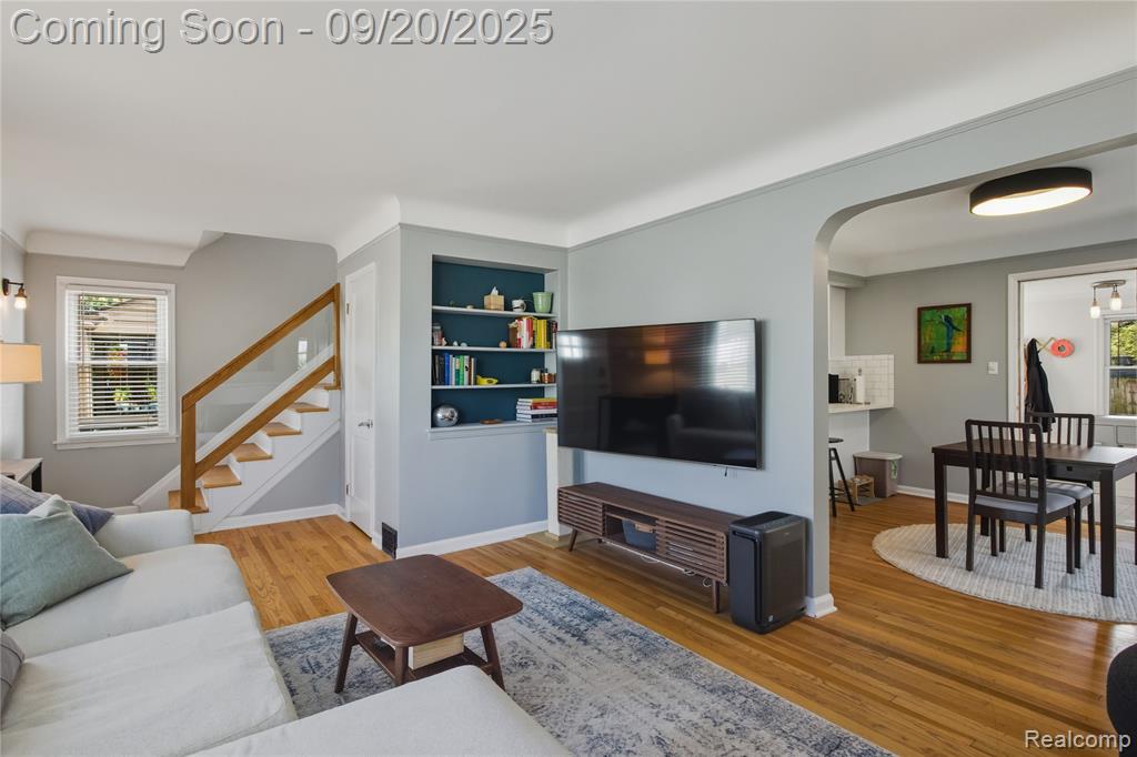 1059 Columbia Road Berkley, MI 48072 - Photo 6 of 33