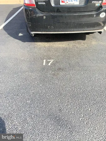 a view of a parking area