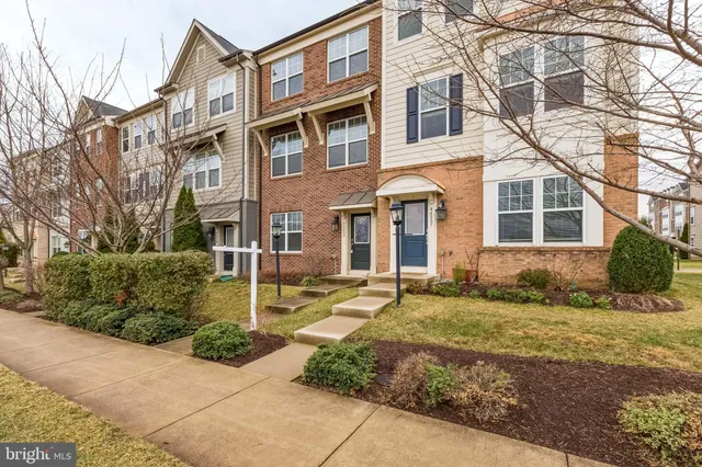 $2,999 | 44089 Eastgate View Drive, Chantilly, VA 20152