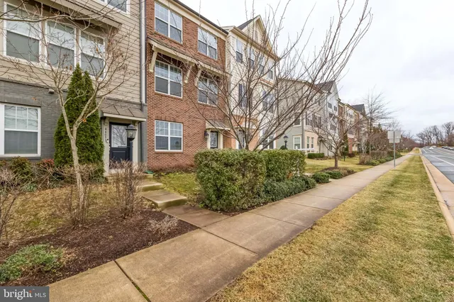 $2,999 | 44089 Eastgate View Drive, Chantilly, VA 20152