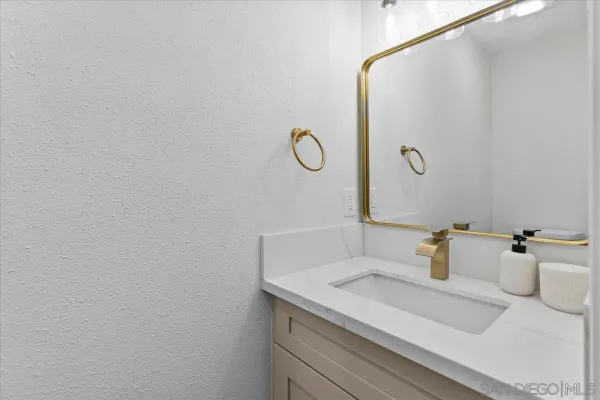 $524,999 | 1572 Stone Edge Circle, El Cajon, CA 92021