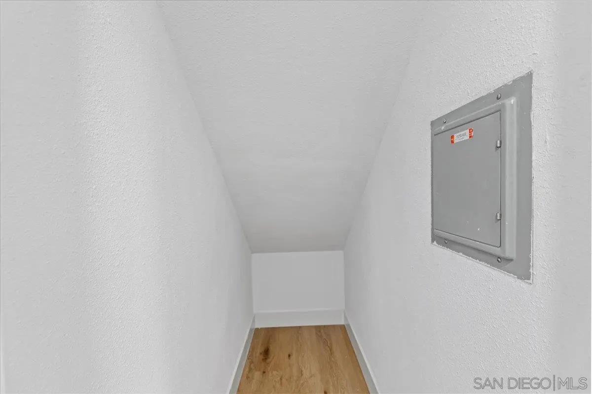 1572 Stone Edge Circle El Cajon, CA 92021 - Photo 16 of 34 a small space with a window