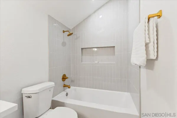 $524,999 | 1572 Stone Edge Circle, El Cajon, CA 92021