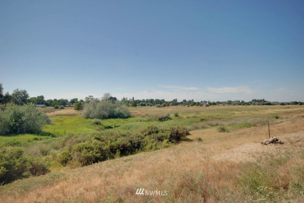 4680 Rd K Northeast, Unit 3 Moses Lake, WA 98837 - Photo 4 of 25 Gallery Image 4