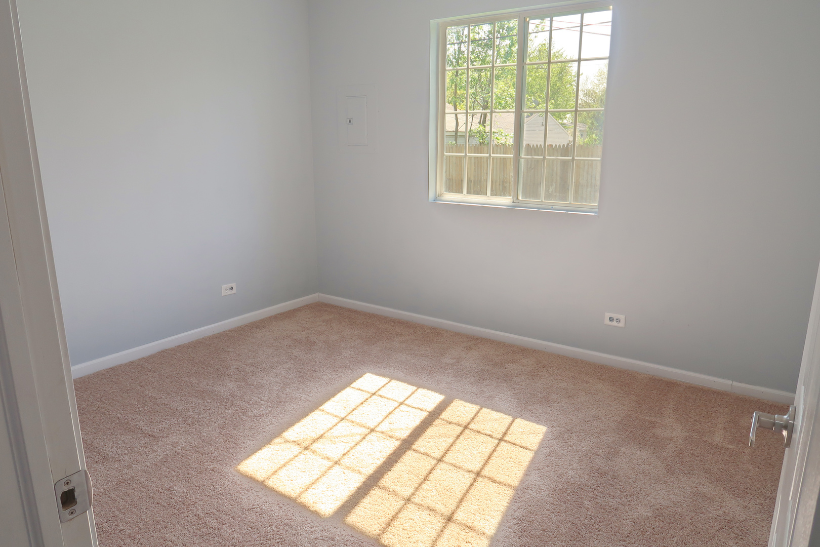 129 Kingston Road Bolingbrook, IL 60440 - Photo 20 of 37 an empty room with a window