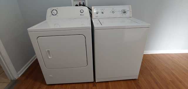 129 Kingston Road Bolingbrook, IL 60440 - Photo 34 of 37 a utility room with dryer and washer