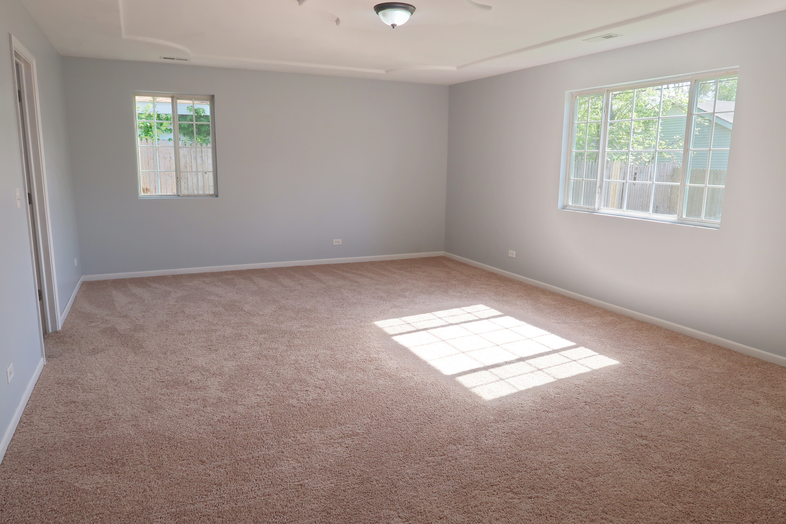 129 Kingston Road Bolingbrook, IL 60440 - Photo 5 of 37 an empty room with a window