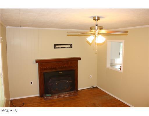 439 Beaver Dam Road Perkinston, MS 39573 - Photo 3 of 13 Interior