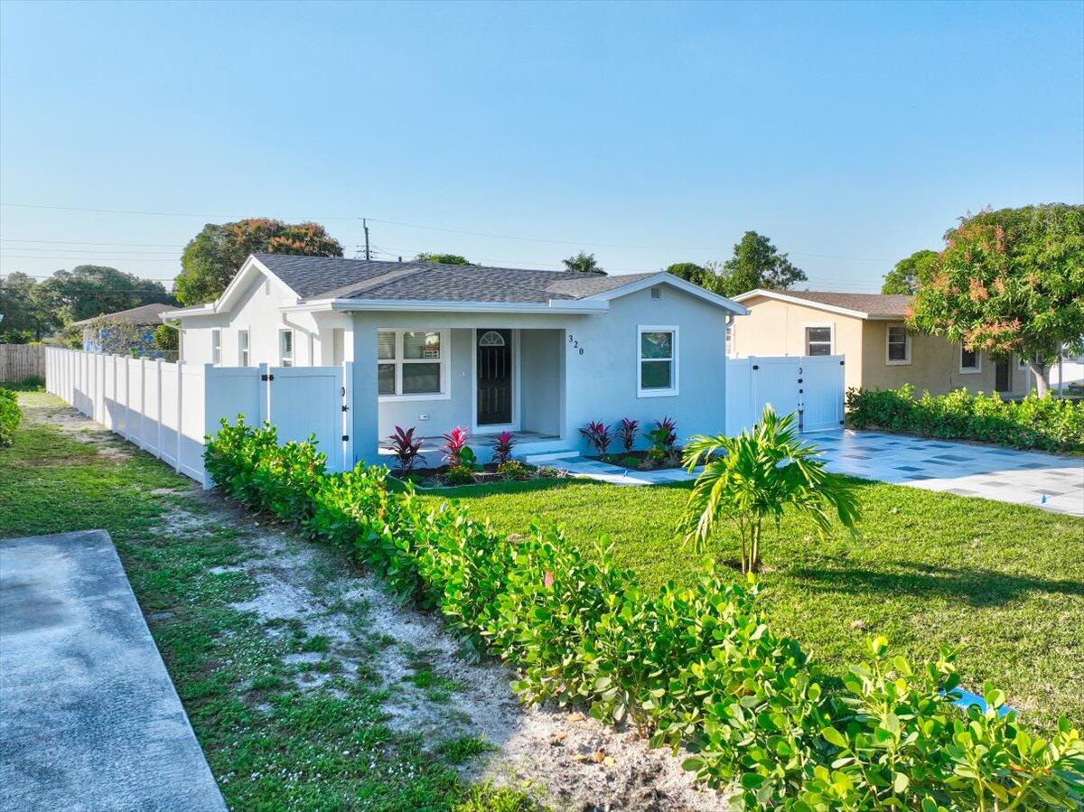 320 Northwest 6th Avenue Delray Beach, FL 33444 - Photo 2 of 38 01-320 NW 6th Ave-1