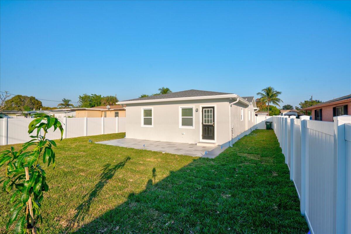 320 Northwest 6th Avenue Delray Beach, FL 33444 - Photo 33 of 38 40-320 NW 6th Ave-49