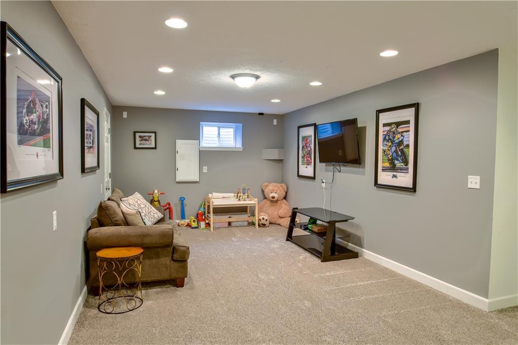 8249 Carloway Road Indianapolis, IN 46236 - Photo 19 of 26 Gallery Image 19