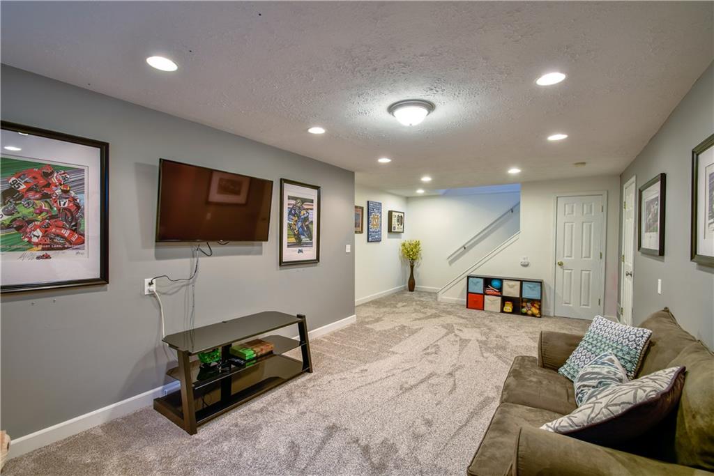 8249 Carloway Road Indianapolis, IN 46236 - Photo 20 of 26 Gallery Image 20