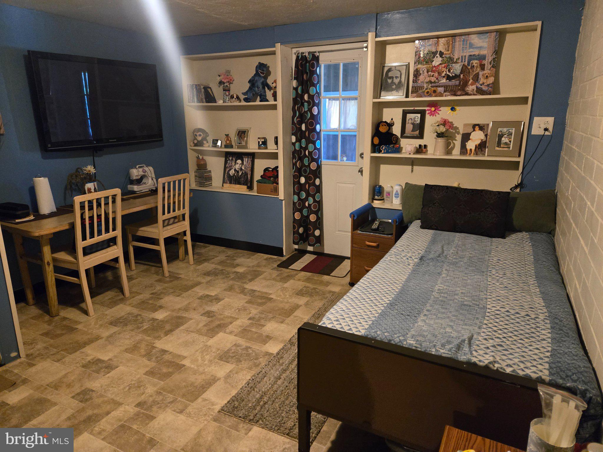 502 South 3rd Avenue Lebanon, PA 17042 - Photo 24 of 27 Cozy retreat with personal touches.