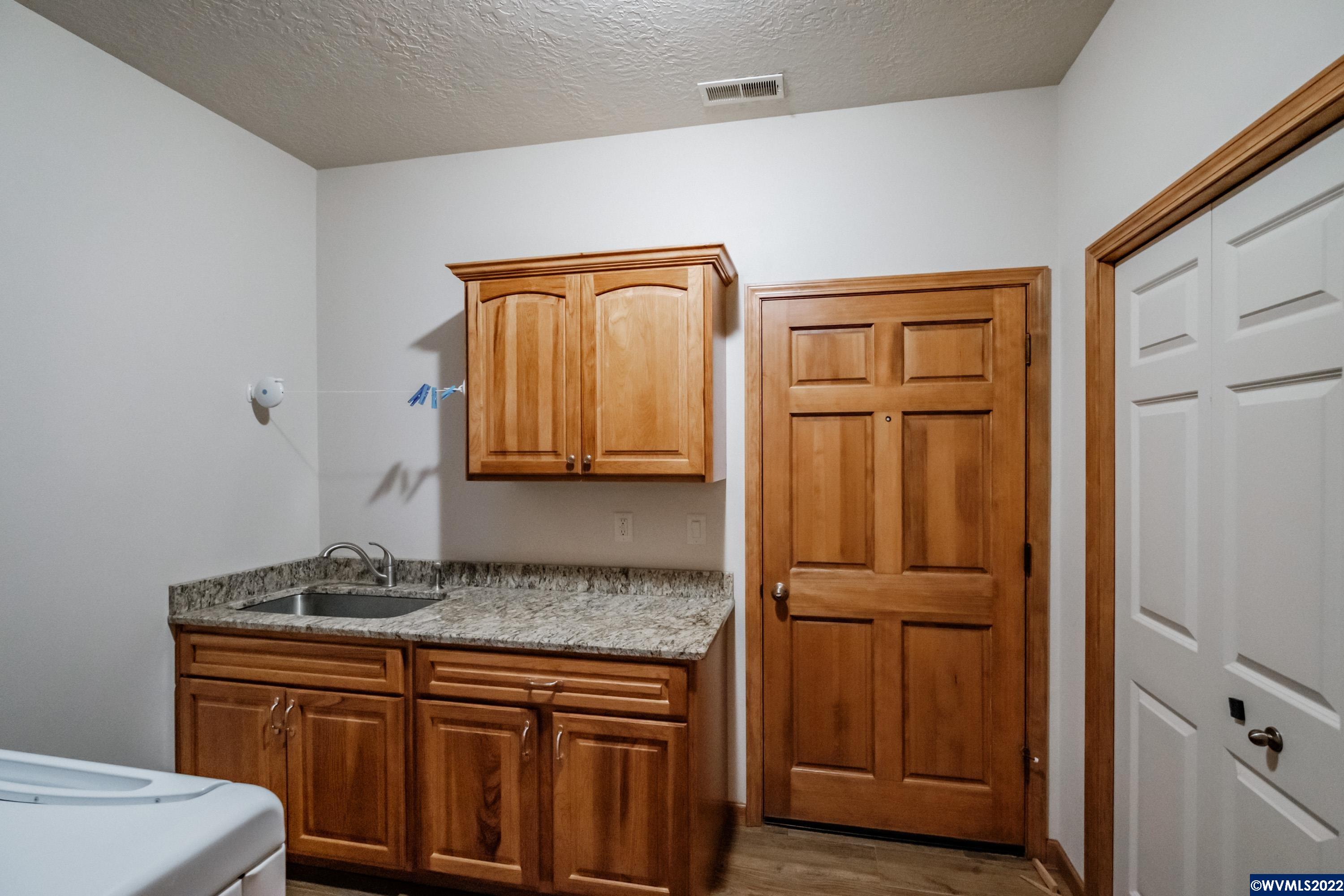 2655 Vista Place Albany, OR 97321 - Photo 12 of 42
