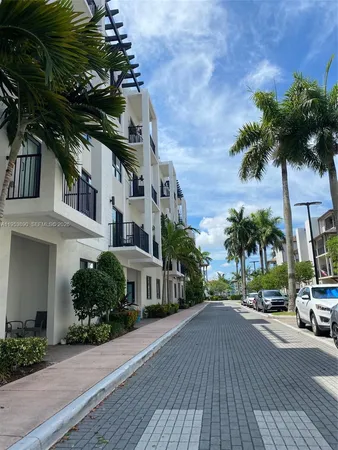 $3,100 | 4745 Northwest 84th Court, Unit 48, Doral, FL 33166