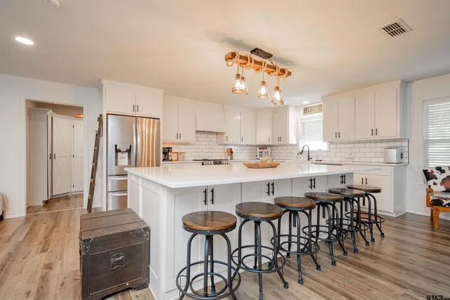 $320,000 | 400 Crestview, Hughes Springs, TX 75656