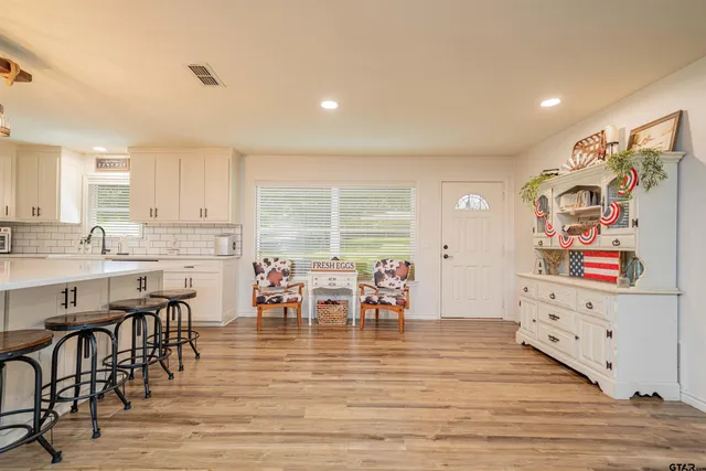 $320,000 | 400 Crestview, Hughes Springs, TX 75656