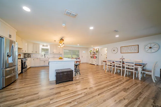 $320,000 | 400 Crestview, Hughes Springs, TX 75656