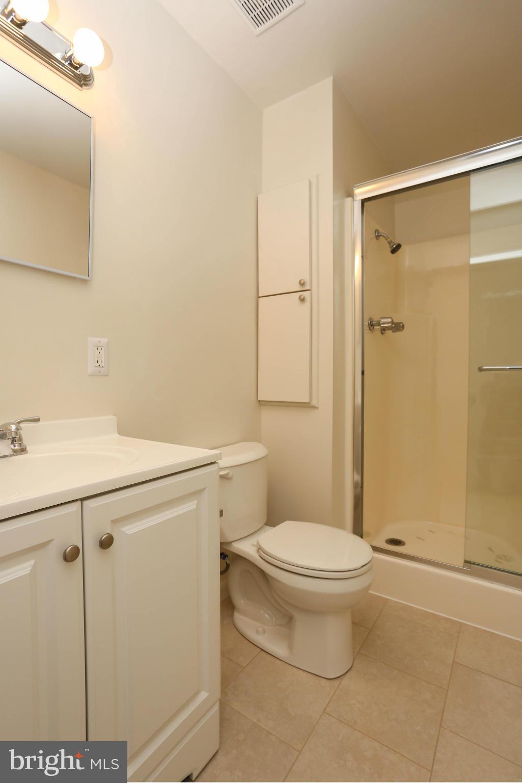 4202 Fordleigh Road Baltimore, MD 21215 - Photo 11 of 25 Bath (Master)