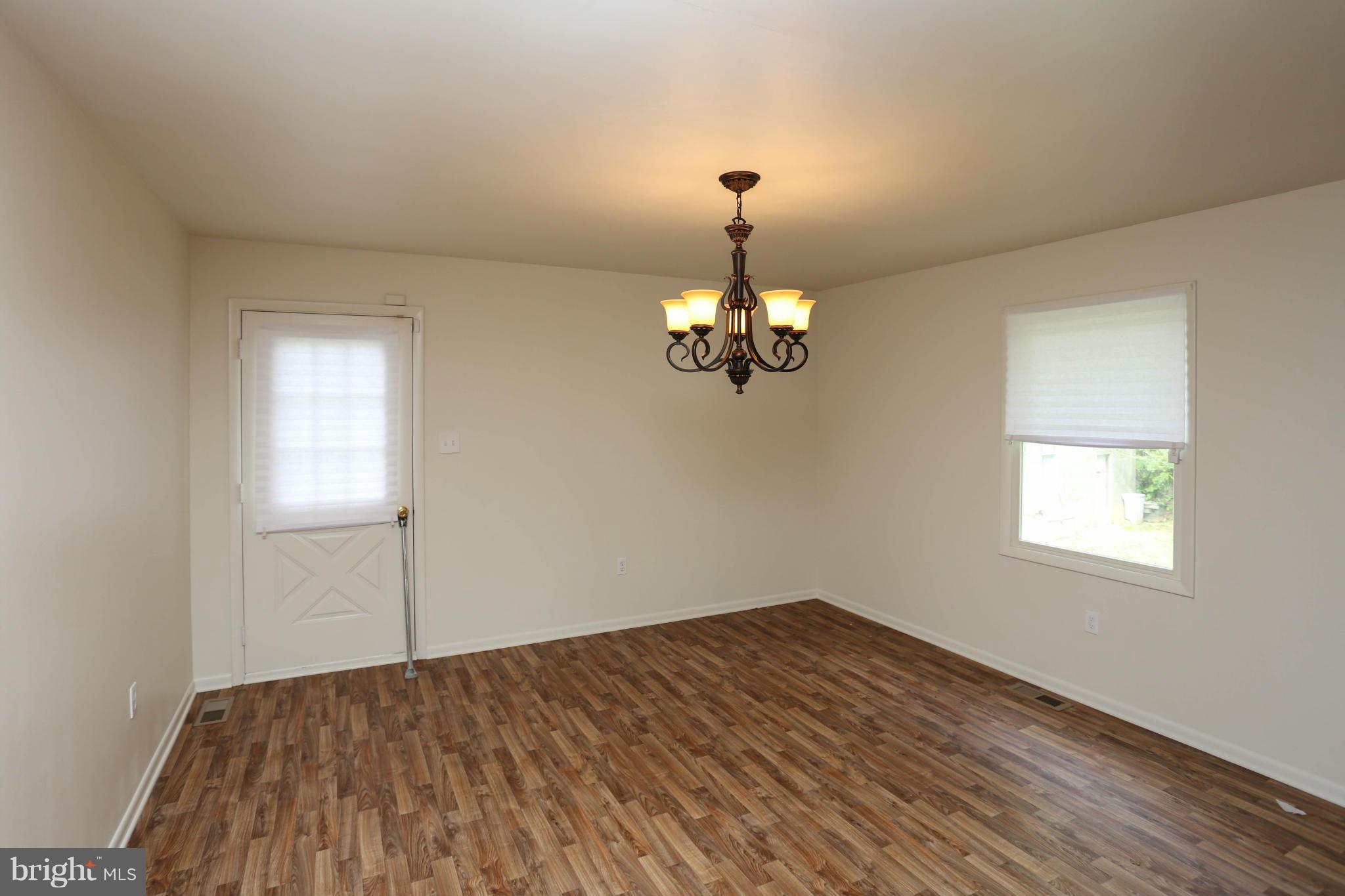 4202 Fordleigh Road Baltimore, MD 21215 - Photo 9 of 25 Dining Room