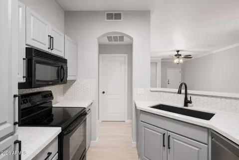 $285,000 | 1411 East Orangewood Avenue, Unit 117, Phoenix, AZ 85020