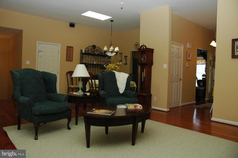 8303 Southstream Run Springfield, VA 22153 - Photo 20 of 30 Living Room #3