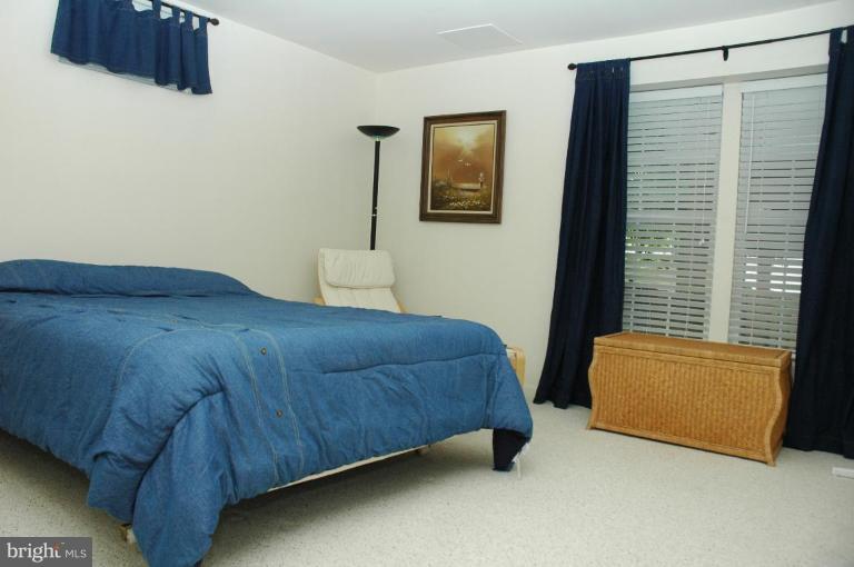 8303 Southstream Run Springfield, VA 22153 - Photo 3 of 30 Bedroom #4