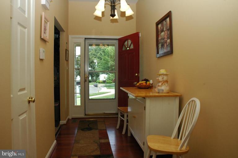 8303 Southstream Run Springfield, VA 22153 - Photo 27 of 30 Entrance / Foyer