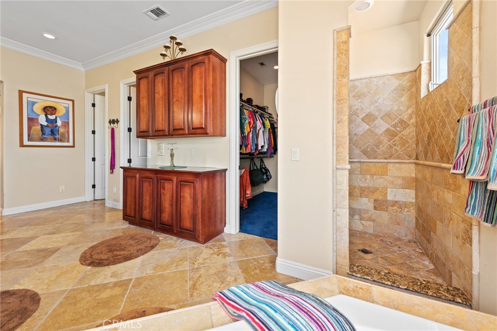 9609 Equestrian Drive Riverside, CA 92503 - Photo 19 of 41