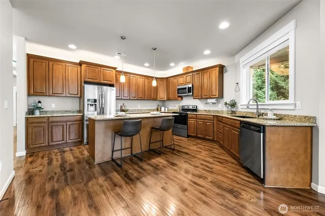 $595,000 | 580 Eatonville Highway East, Eatonville, WA 98328