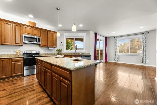 $595,000 | 580 Eatonville Highway East, Eatonville, WA 98328