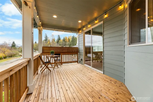 $595,000 | 580 Eatonville Highway East, Eatonville, WA 98328