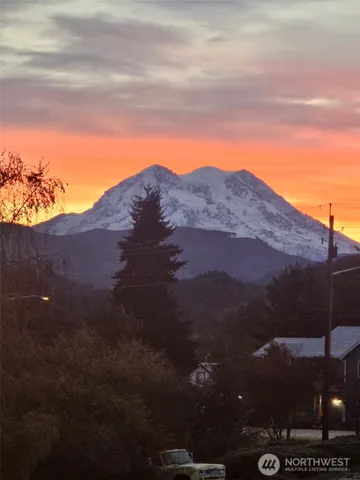 $595,000 | 580 Eatonville Highway East, Eatonville, WA 98328