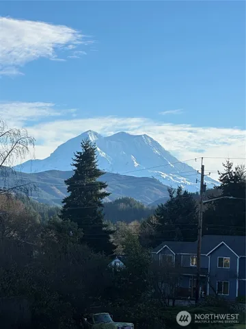 $595,000 | 580 Eatonville Highway East, Eatonville, WA 98328