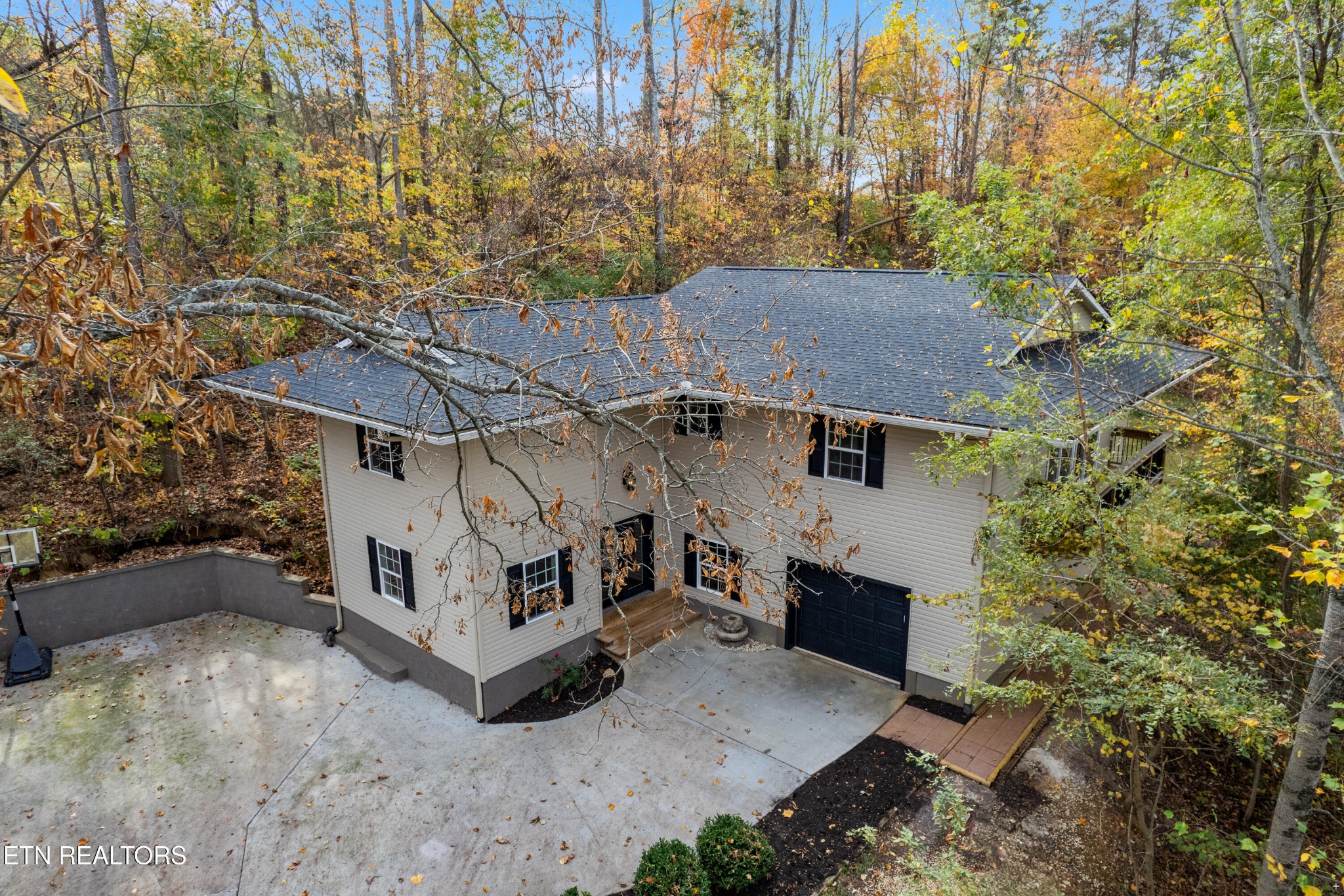 2637 Valley Home Road Morristown, TN 37813 - Photo 1 of 31 Gallery Image 1