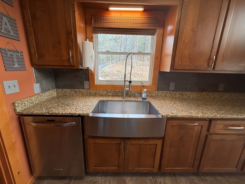 270 Marina Road Murphy, NC 28906 - Photo 17 of 69 Farm sink and granite counters