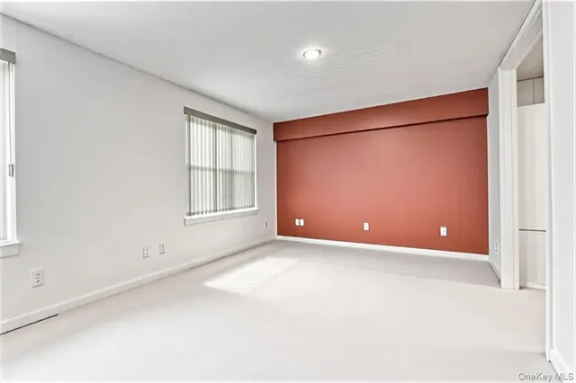 $399,000 | 25 Chapel Place, Unit 2D, Great Neck, NY 11021